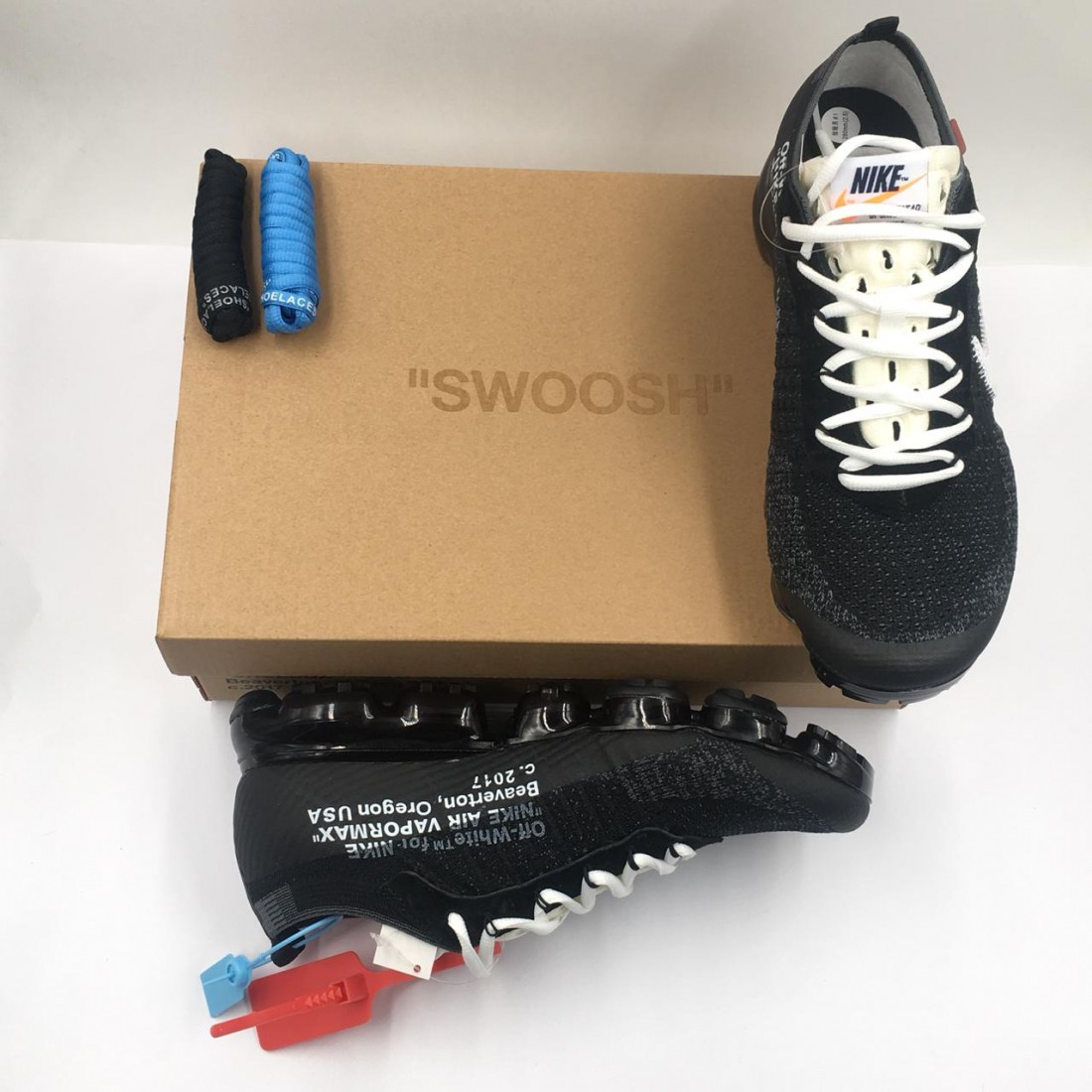 off white vapormax black with blue laces